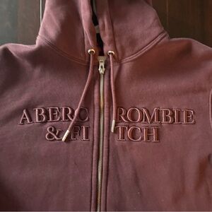 Abercrombie & Fitch Maroon Soft Fleece Full Zip Hoodie - Size Medium - Like NEW!